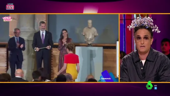 Este es el sorprendente análisis de Josie al vestido "muy español y mucho español" de Ágatha Ruiz de la Prada Este es el sorprendente análisis de Josie al vestido "muy español y mucho español" de Ágatha Ruiz de la Prada