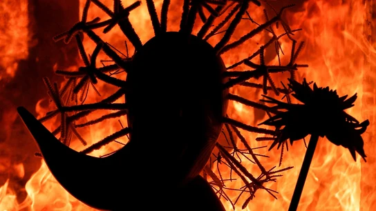 La Nit de la Cremà pone fin a las Fallas La Nit de la Cremà pone fin a las Fallas