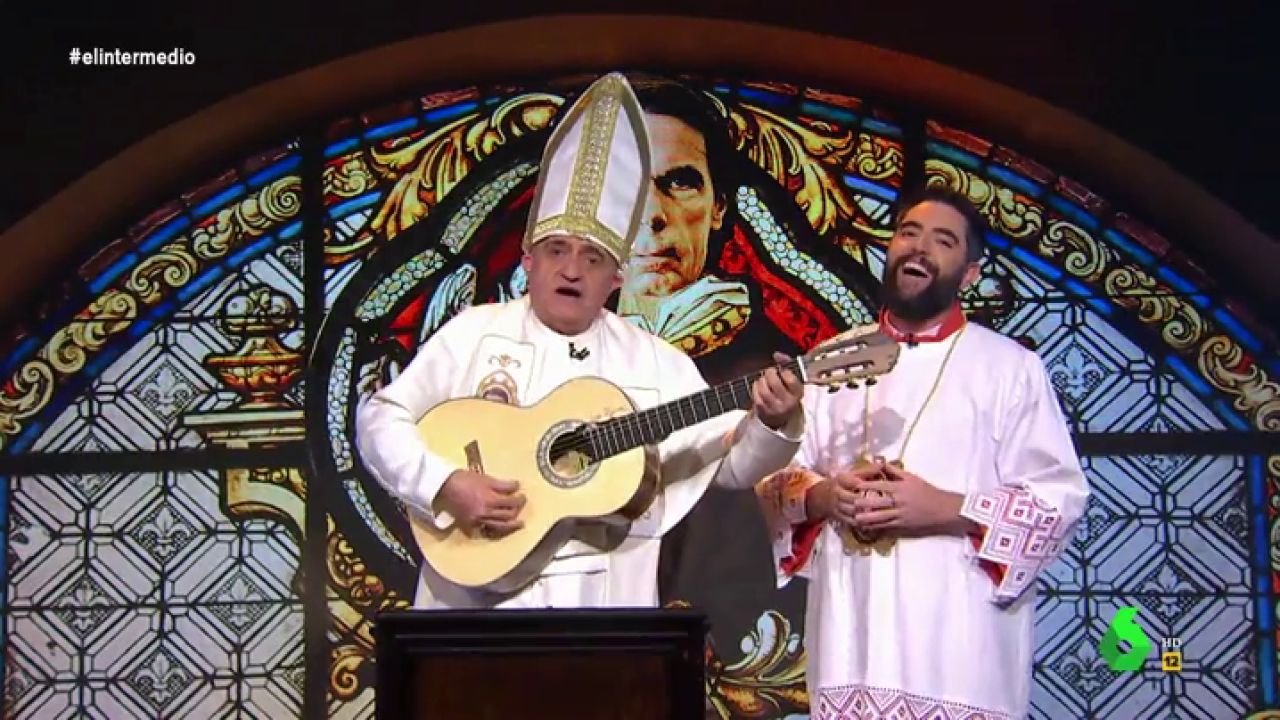 El 'papa Wyoming' y el 'monaguillo Mateo' rezan a 'la iglesia Aznariana' al  ritmo de 'no cavaré, no cavaré, la tumba del dictador"
