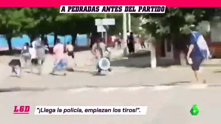 Pelea a pedrada limpia en la previa de un partido en Argentina