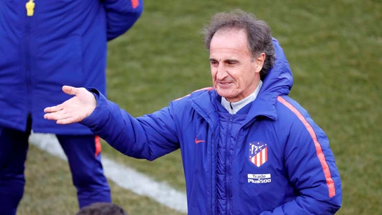 'El Profe' Ortega, durante un entrenamiento del Atlético de Madrid 'El Profe' Ortega, durante un entrenamiento del Atlético de Madrid