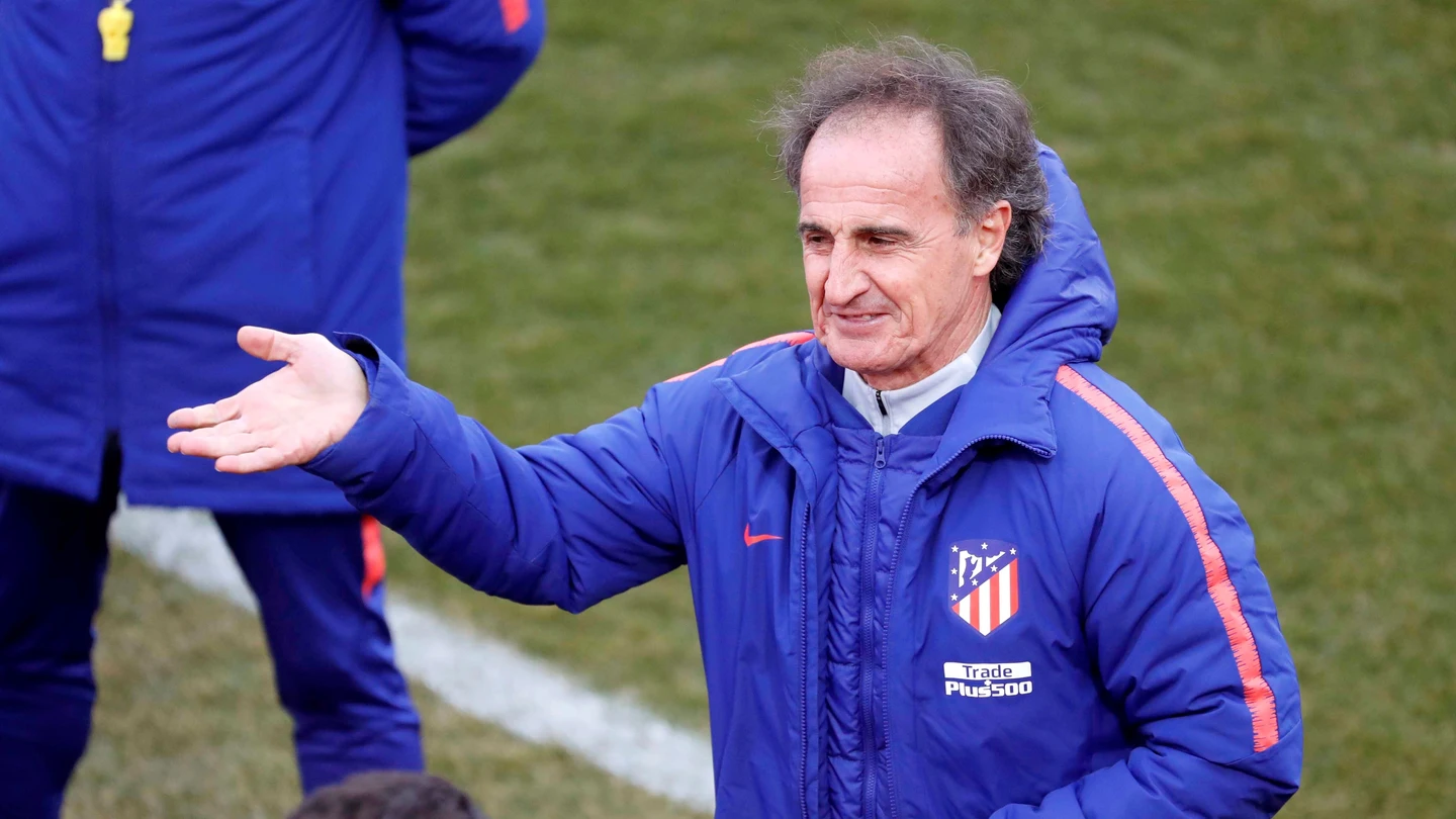 'El Profe' Ortega, durante un entrenamiento del Atlético de Madrid 'El Profe' Ortega, durante un entrenamiento del Atlético de Madrid