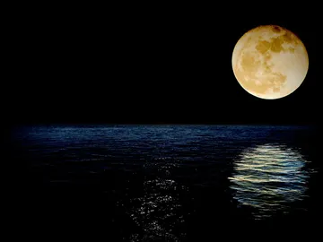 Imagen de una superluna Imagen de una superluna