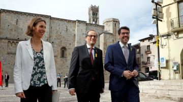 El presidente de la Generalitat, Quim Torra, junto al alcalde de La Seu d'Urgell, Albert Batalla