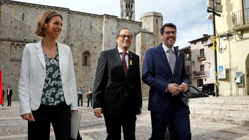 El presidente de la Generalitat, Quim Torra, junto al alcalde de La Seu d'Urgell, Albert Batalla