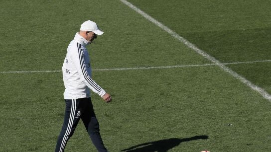 Zidane dirige un entrenamiento del Real Madrid