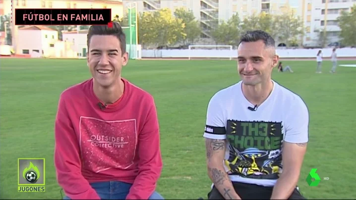 Padre e hijo compartiendo vestuario en el Isla Cristina CF: "Si hay que darle, se le da"