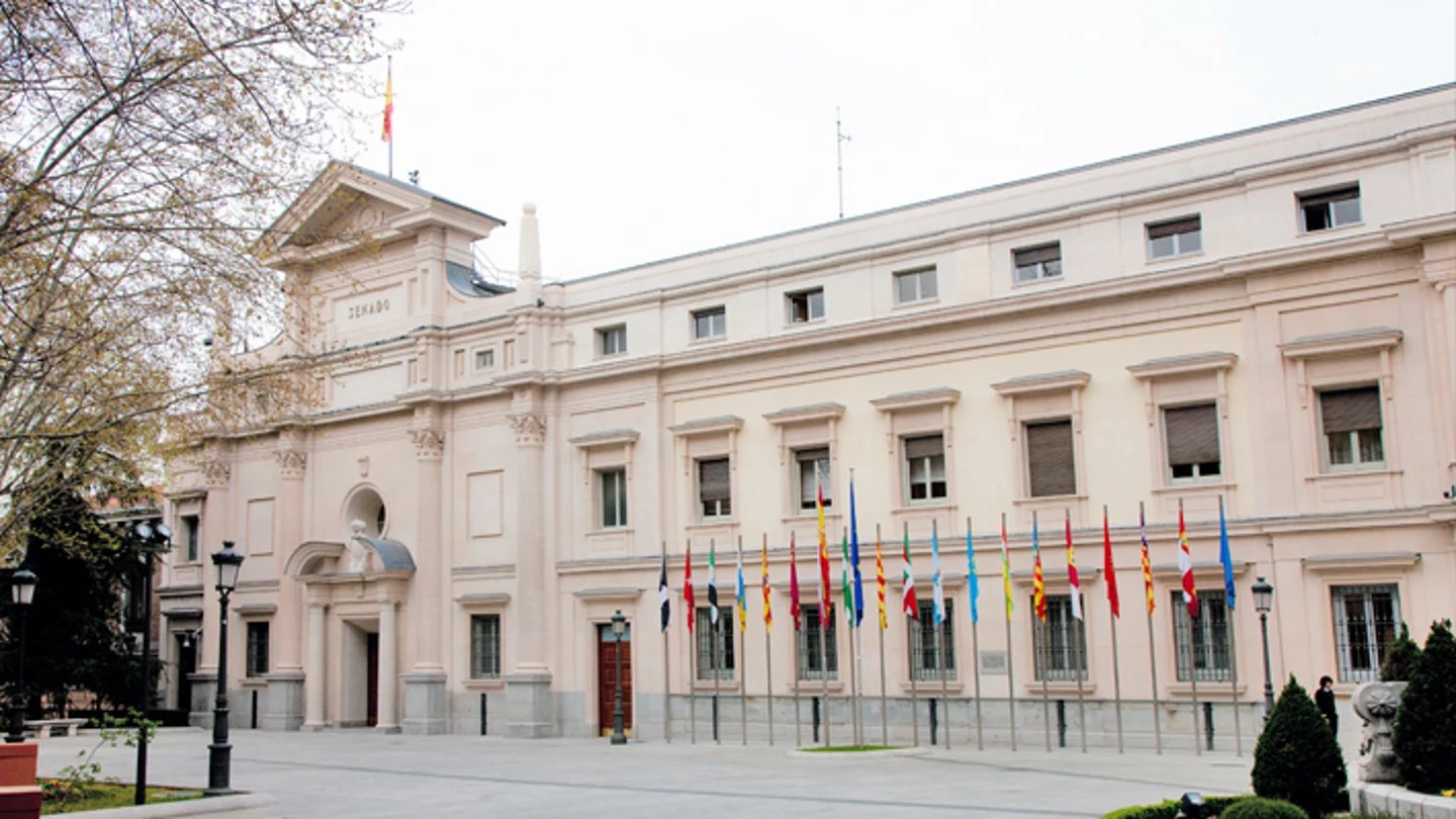 Fachada del Palacio del Senado. Fachada del Palacio del Senado.