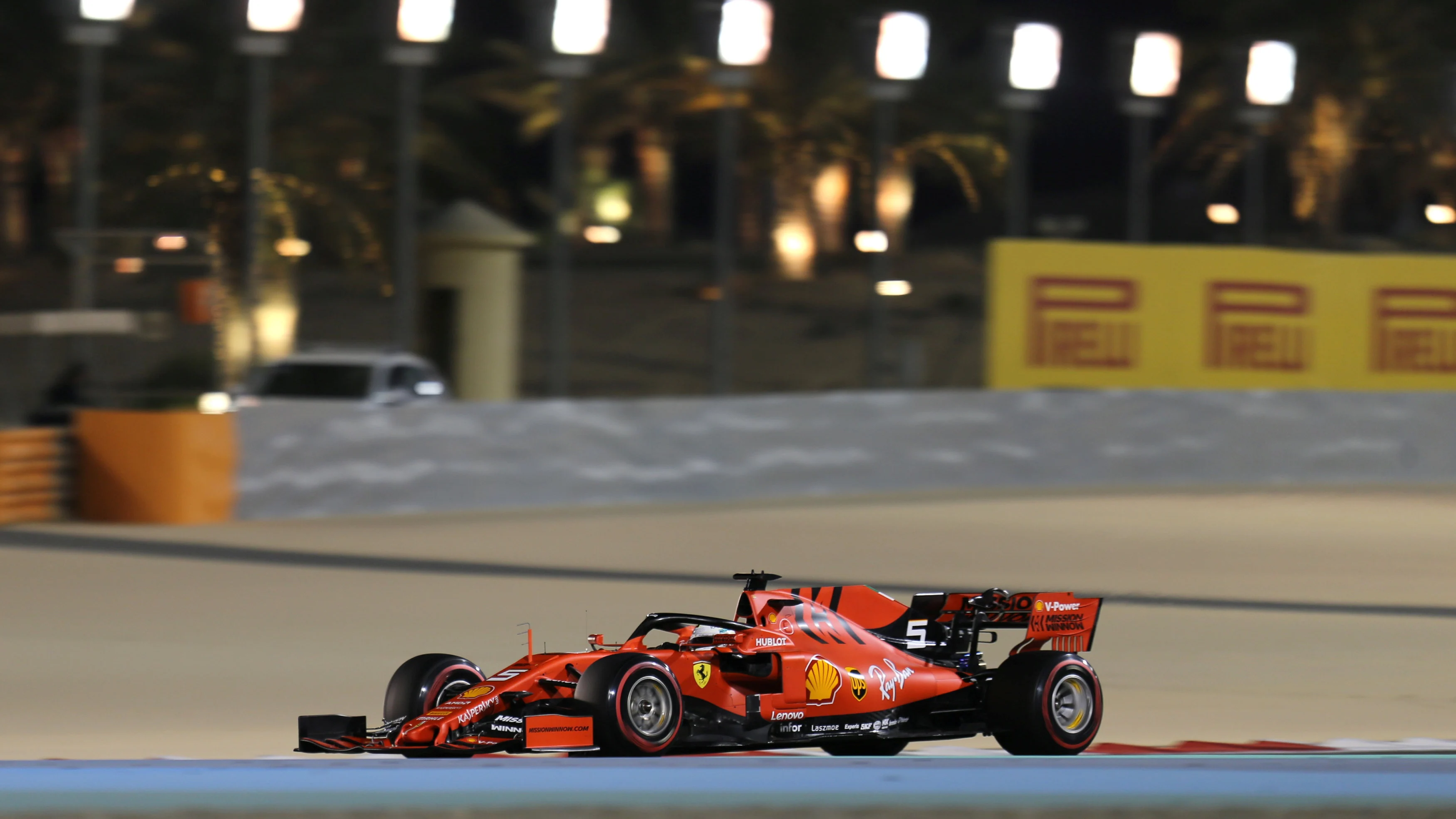 Sebastian Vettel rueda en el circuito de Sakhir