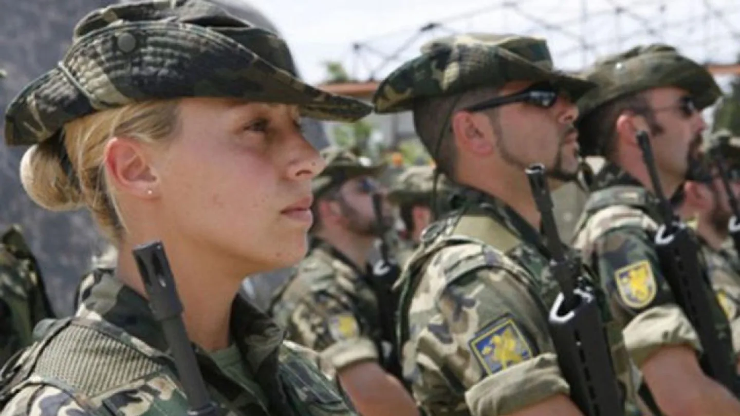 Miembro del ejército de tierra La altura mínima para las mujeres será de 1,55 metros