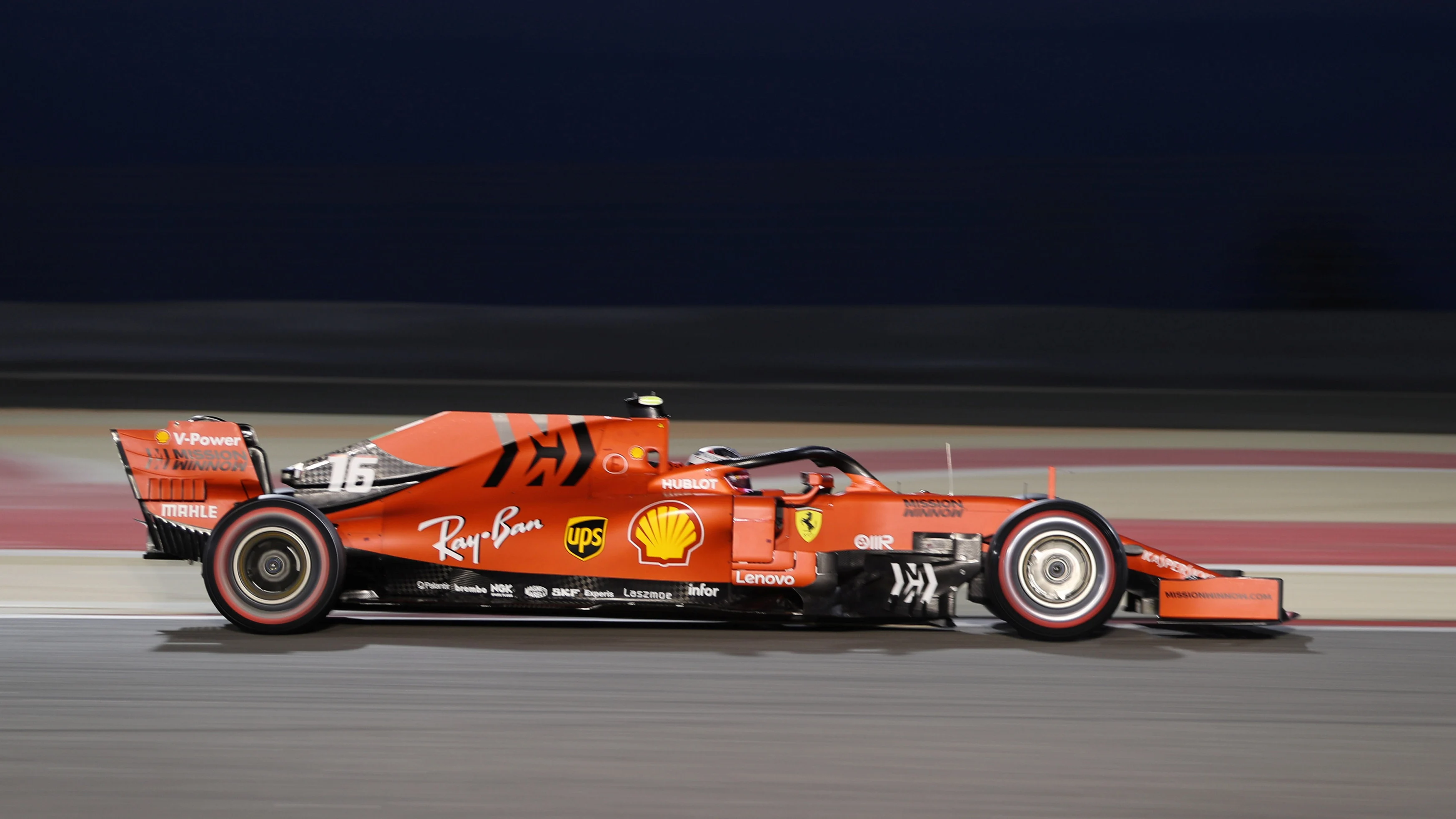 Charles Leclerc, durante la clasificación del GP de Baréin