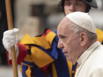 El papa Francisco durante una celebración penitencial en la basílica de San Pedro El papa Francisco durante una celebración penitencial en la basílica de San Pedro