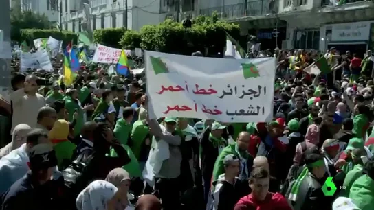 Nuevas protestas en Argelia contra el presidente Buteflika y el jefe del Ejército Nuevas protestas en Argelia contra el presidente Buteflika y el jefe del Ejército