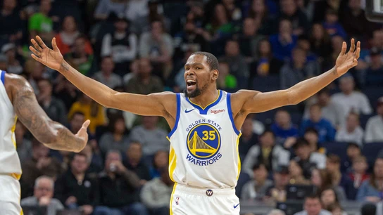 Durant protesta una decisión de los árbitros Durant protesta una decisión de los árbitros