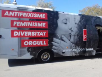 El "autobús del amor" que ha puesto en marcha el PSC de Barcelona El "autobús del amor" que ha puesto en marcha el PSC de Barcelona
