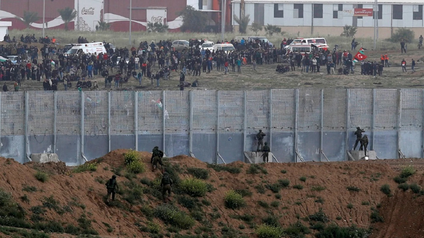 Miles de palestinos protestan en el primer aniversario de la Gran Marcha del Retorno en Gaza Miles de palestinos protestan en el primer aniversario de la Gran Marcha del Retorno en Gaza