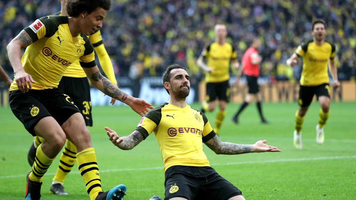 Paco Alcácer celebra un gol