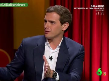 Albert Rivera anuncia en laSexta Noche que equipararía las parejas de hecho con los matrimonios si llega al Gobierno Albert Rivera anuncia en laSexta Noche que equipararía las parejas de hecho con los matrimonios si llega al Gobierno
