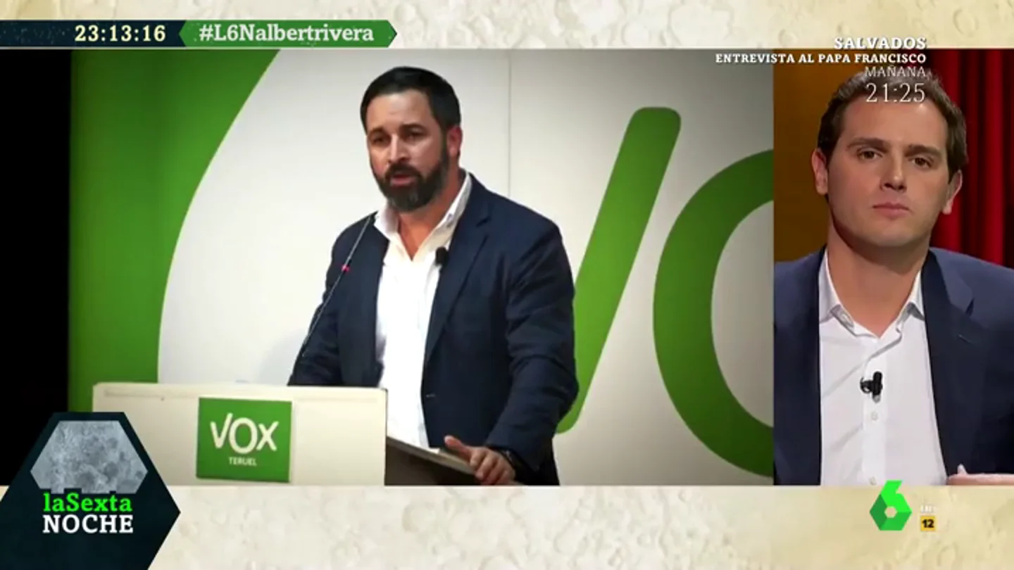 Albert Rivera responde a Santiago Abascal tras llamarle "veleta naranja": "Tiene razón en que a veces miramos a la derecha y a veces a la izquierda" Albert Rivera responde a Santiago Abascal tras llamarle "veleta naranja": "Tiene razón en que a veces miramos a la derecha y a veces a la izquierda"