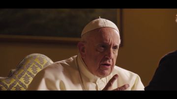 El papa Francisco, sobre las redes sociales: "Son una bendición, pero también pueden ser una fuente de alienamiento"  
