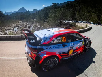 Thierry Neuville es líder en Córcega 2019 Thierry Neuville es líder en Córcega 2019