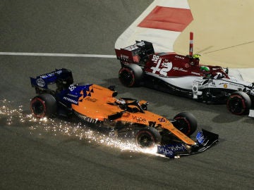 Carlos Sainz, en el momento de su avería en el alerón delantero Carlos Sainz, en el momento de su avería en el alerón delantero
