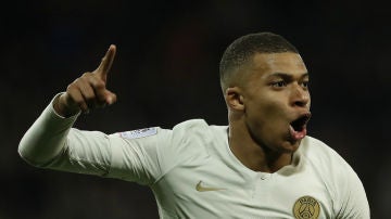 Mbappé celebra un gol