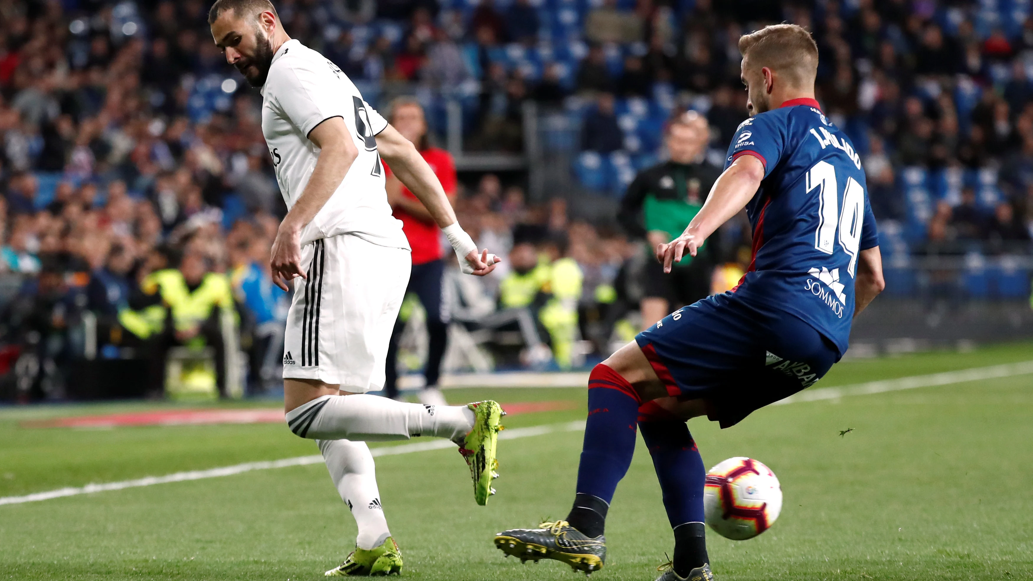 Momento del partido entre Real Madrid y Huesca