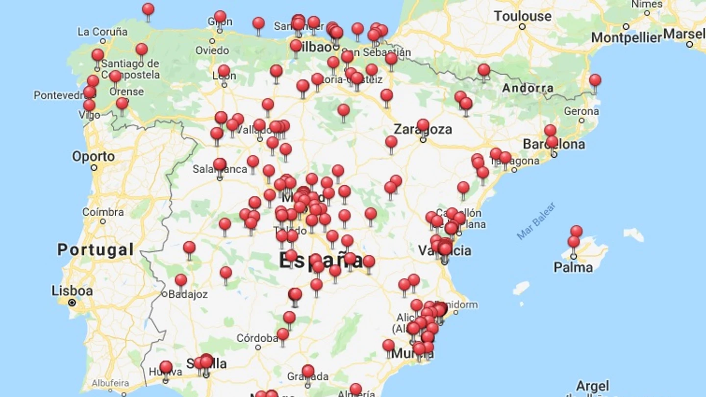 Emblemas franquistas que siguen aún a la vista pública Emblemas franquistas que siguen aún a la vista pública