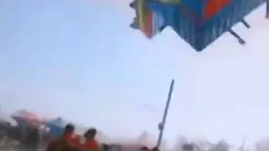 Ciclón mortal en China: varios castillos hinchables salen volando dejando dos niños muertos Ciclón mortal en China: varios castillos hinchables salen volando dejando dos niños muertos