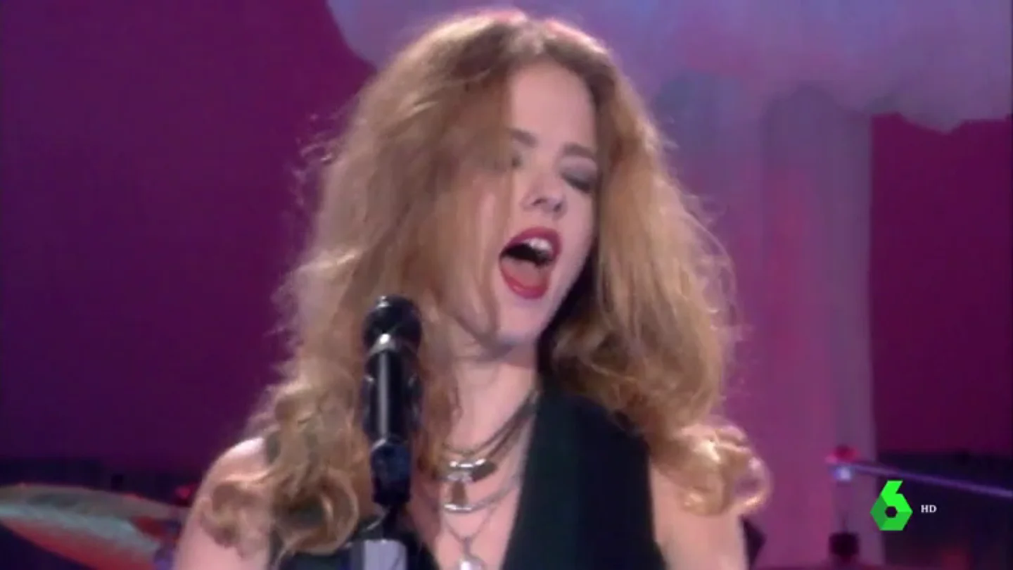 Christina Rosenvinge durante un concierto La cantante presenta su nuevo libro recopilatorio de sus letras