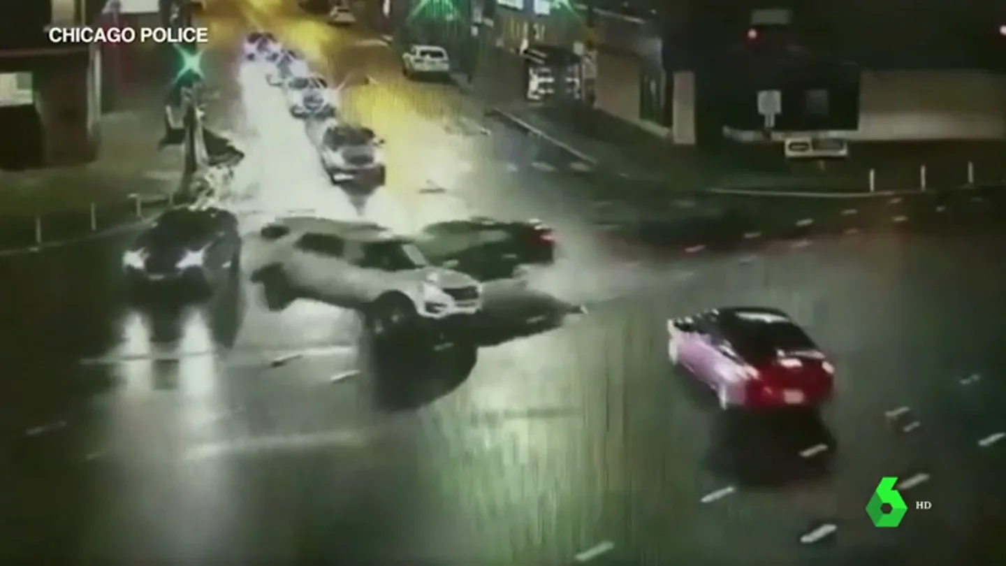 Una conductora ebria se estrella contra un coche patrulla en Chicago Una conductora ebria se estrella contra un coche patrulla en Chicago