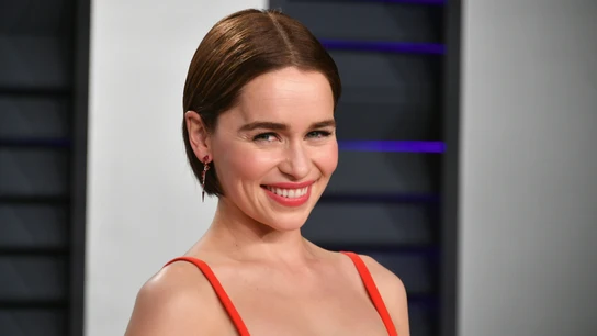 Emilia Clarke en la fiesta de los Oscar de Vanity Fair Emilia Clarke en la fiesta de los Oscar de Vanity Fair