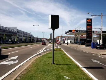 Radar de velocidad en la Avenida de Burgos de Valladolid Radar de velocidad en la Avenida de Burgos de Valladolid
