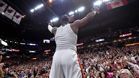 Dwyane Wade se despide de la afición de Miami Dwyane Wade se despide de la afición de Miami