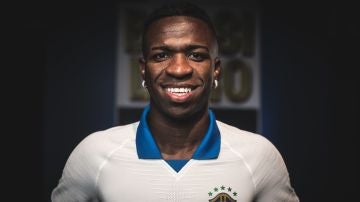 Vinicius, con la nueva camiseta de Brasil