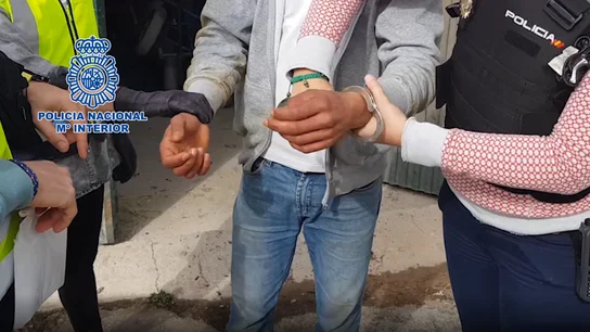 Agentes de la Policía Nacional desmantelan una red que raptaba menores extranjeros no acompañados Agentes de la Policía Nacional desmantelan una red que raptaba menores extranjeros no acompañados