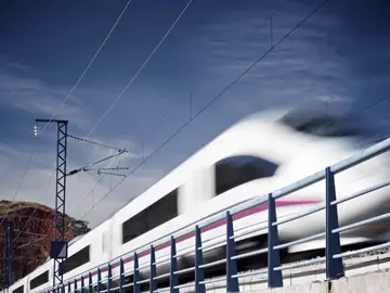 Renfe prepara su AVE 'low cost' Renfe prepara su AVE 'low cost'