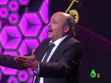 La saeta del penitente de El Intermedio a los "santos" políticos: " Lleváis de precampaña más tiempo que yo en el paro" La saeta del penitente de El Intermedio a los "santos" políticos: " Lleváis de precampaña más tiempo que yo en el paro"