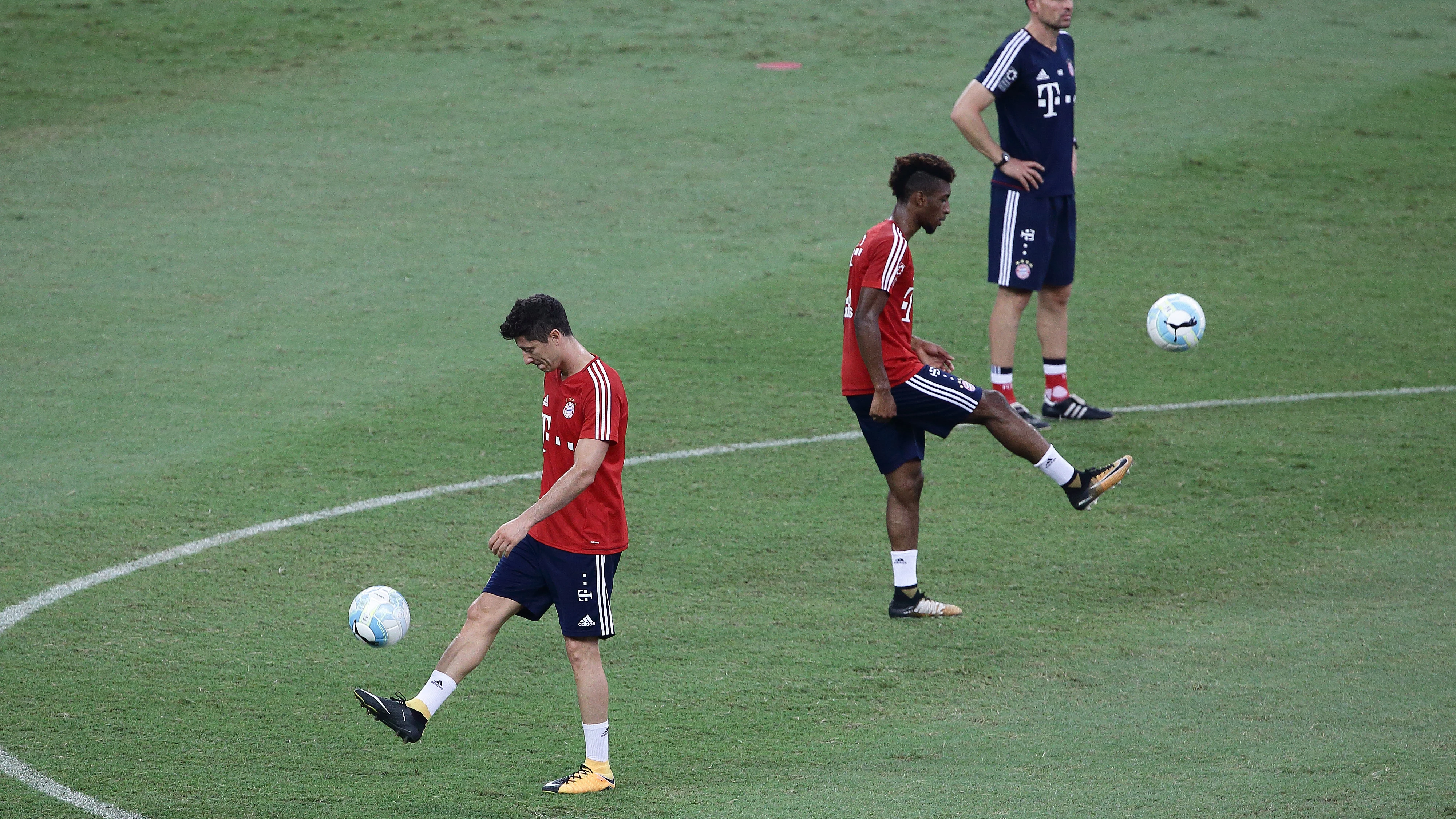 Robert Lewandowski y Kingsley Coman en un entrenamiento