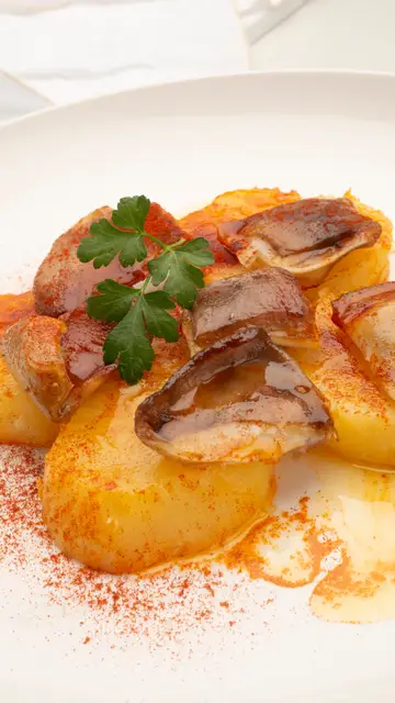 Oreja de cerdo con patatas al pimentón RECETA 12 DE ABRIL