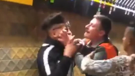 Investigan una brutal agresión racista en el Metro de Barcelona Investigan una brutal agresión racista en el Metro de Barcelona