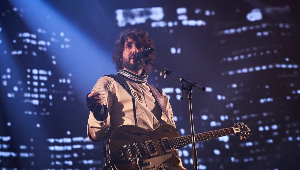 Mikel Izal durante un concierto de la gira 'Autoterapia'