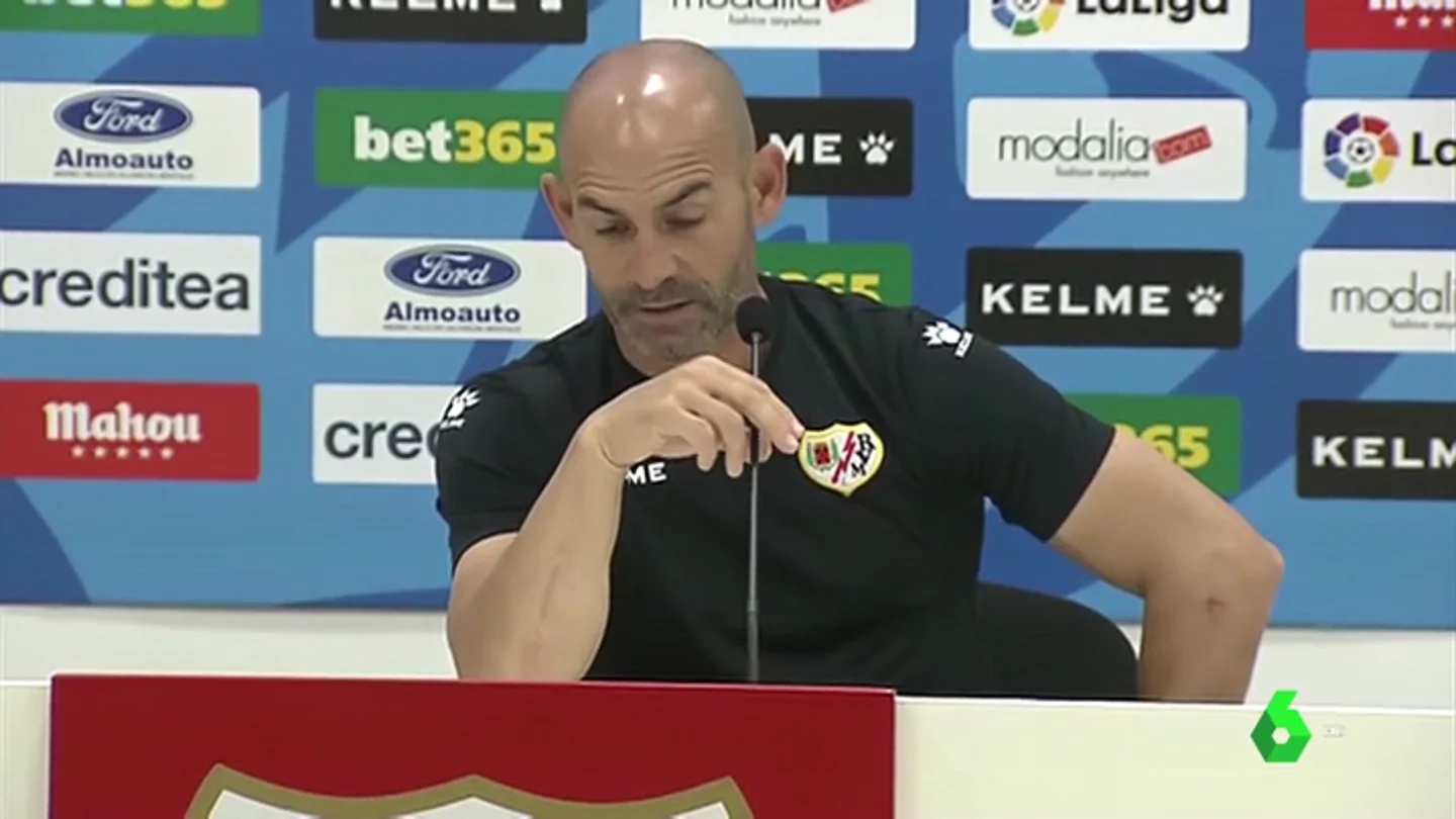 Surrealista rueda de prensa de Paco Jémez con apenas tres personas: "Lo de buenos días a 'todos' es... bueno" Surrealista rueda de prensa de Paco Jémez con apenas tres personas: "Lo de buenos días a 'todos' es... bueno"