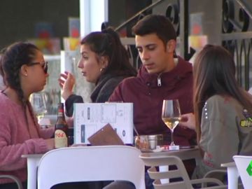 Hosteleros de Galicia denuncian que no encuentran personal para sus comercios Hosteleros de Galicia denuncian que no encuentran personal para sus comercios