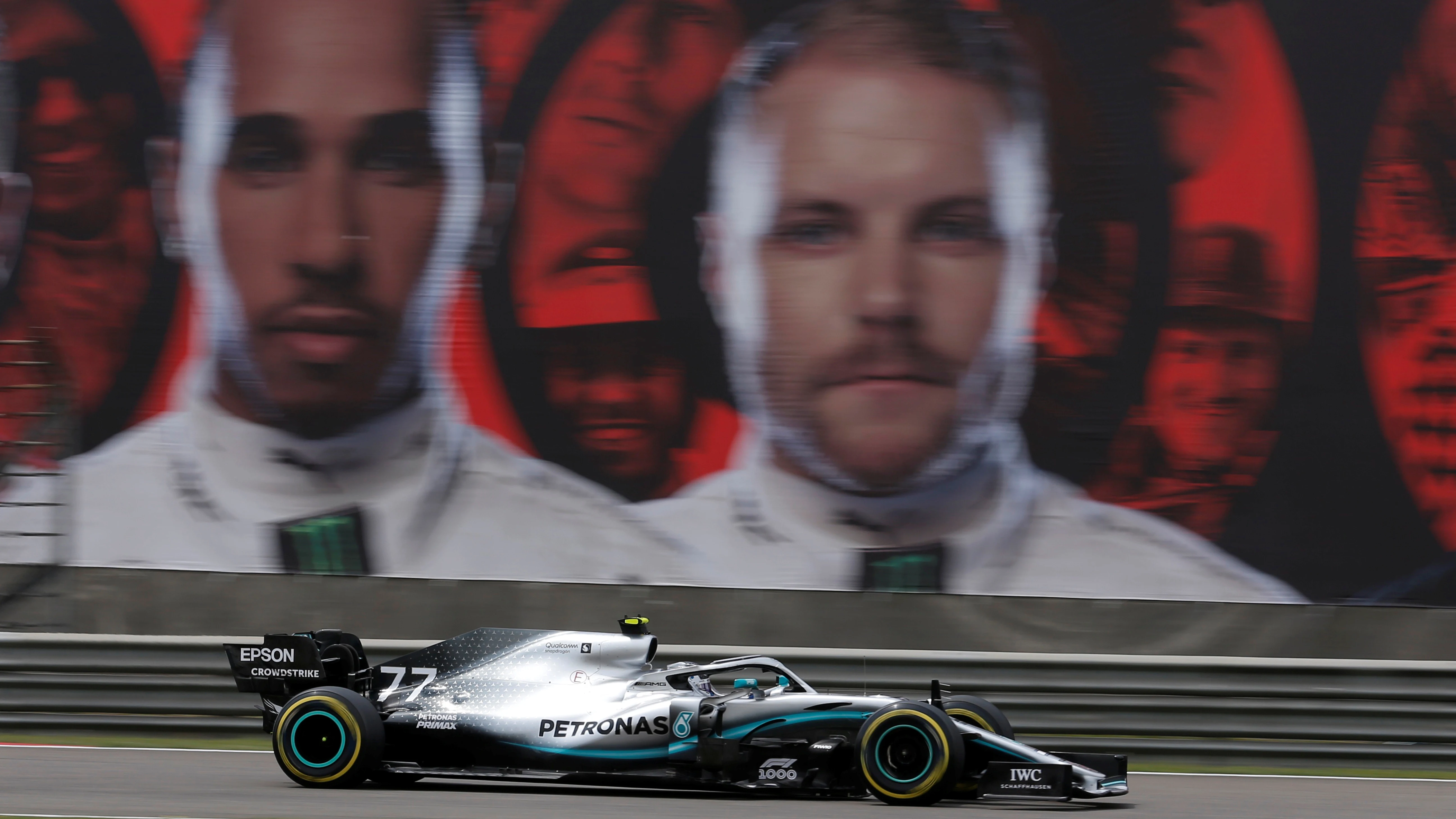 Valtteri Bottas rueda durante el GP de China