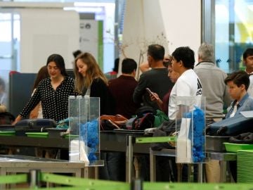 Más colas en la segunda jornada de huelga en filtros de seguridad de Barajas Más colas en la segunda jornada de huelga en filtros de seguridad de Barajas