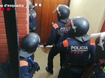 Detenidos cuatro hombres acusados de atracar a taxistas con violencia Detenidos cuatro hombres acusados de atracar a taxistas con violencia