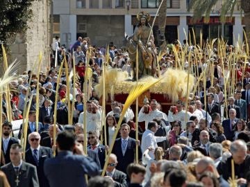 Comienza la procesión de las palmas blancas de Elche, reconocida como bien de Interés Turístico Internacional Comienza la procesión de las palmas blancas de Elche, reconocida como bien de Interés Turístico Internacional