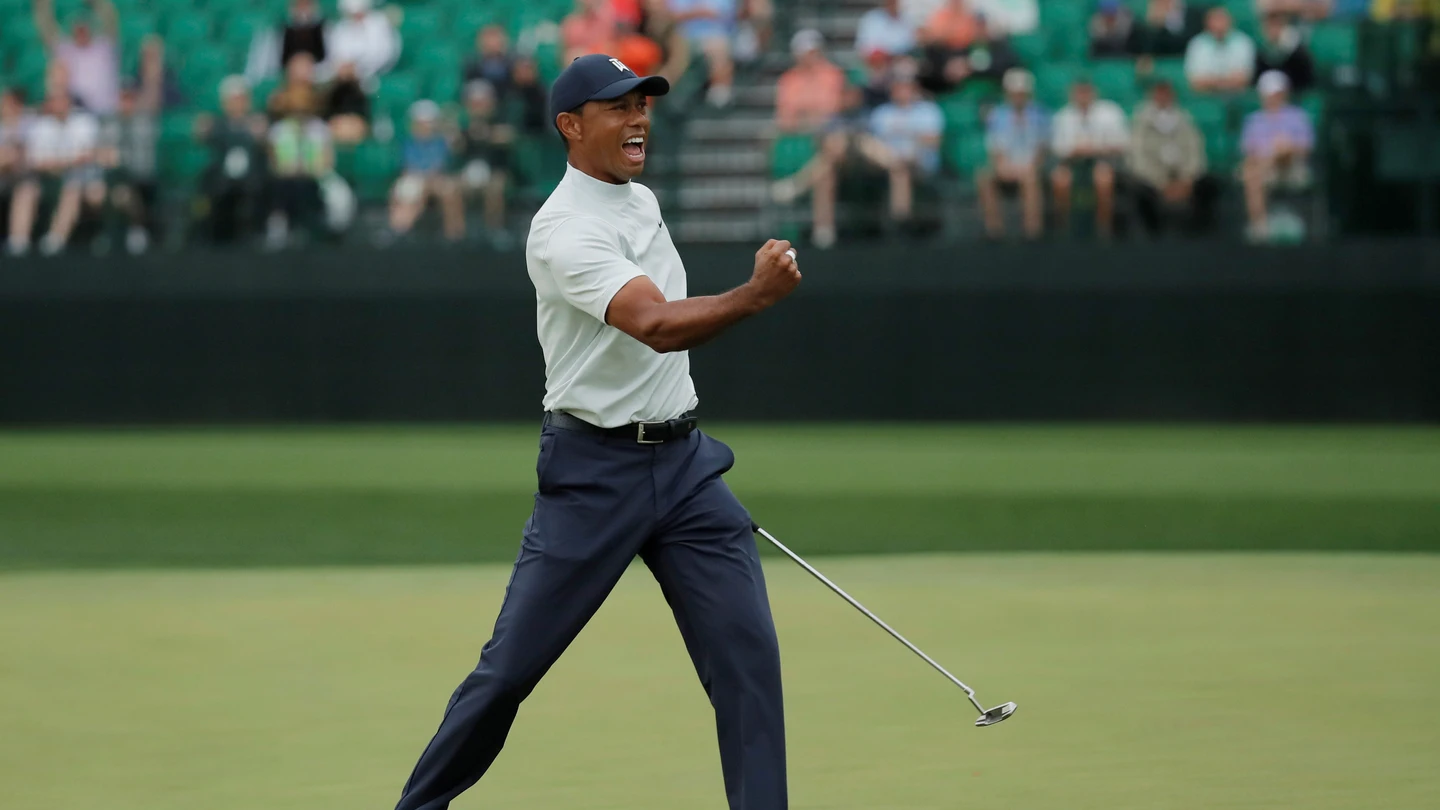 Tiger Woods celebra un birdie en el Masters de Augusta Tiger Woods celebra un birdie en el Masters de Augusta